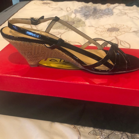 Talbots Strappy Wedge - Picture 4 of 11